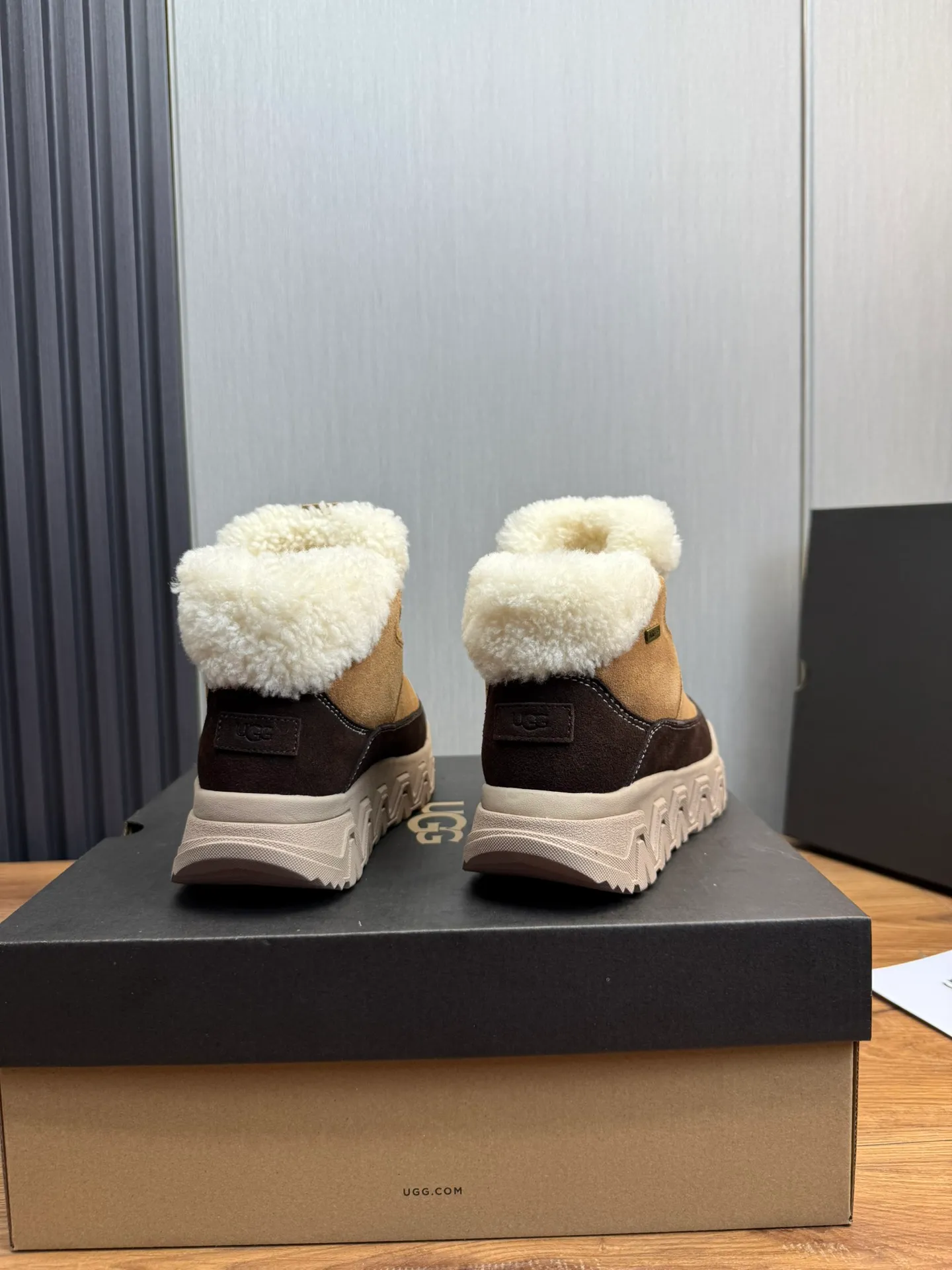 Men's shoes💰660💰couples👩‍❤️‍👨 [UGG] hot winter warm boots🐑Purely hand-stitched! Simple and stylish design, frosted cowhide➕Comfortable and warm wool➕UGG original outsole‼ ️Soft and comfortable to wear, good warmth retention, and excellent foot feel 36-44 regular size
